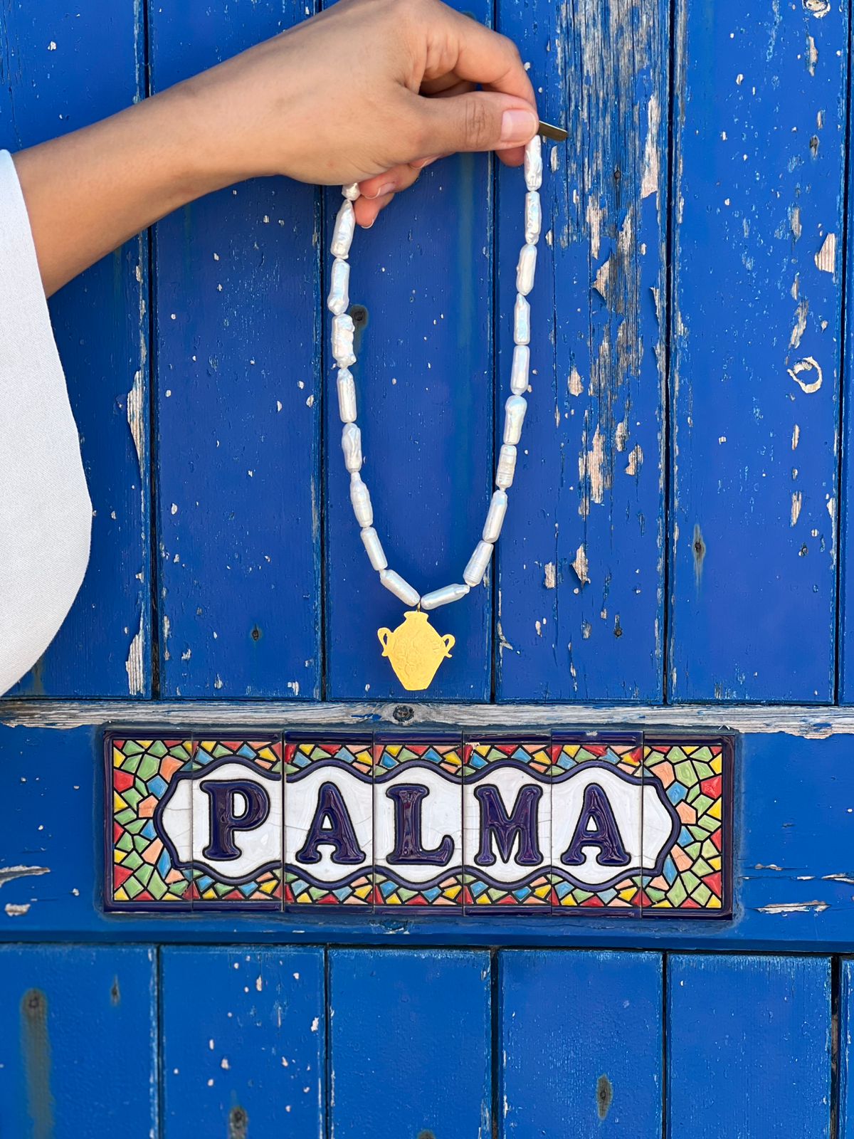 Amphora necklace