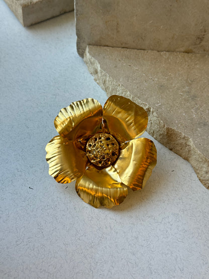 Flower brooch